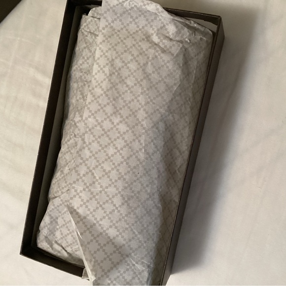 authentic gucci long wallet. - Picture 10 of 12